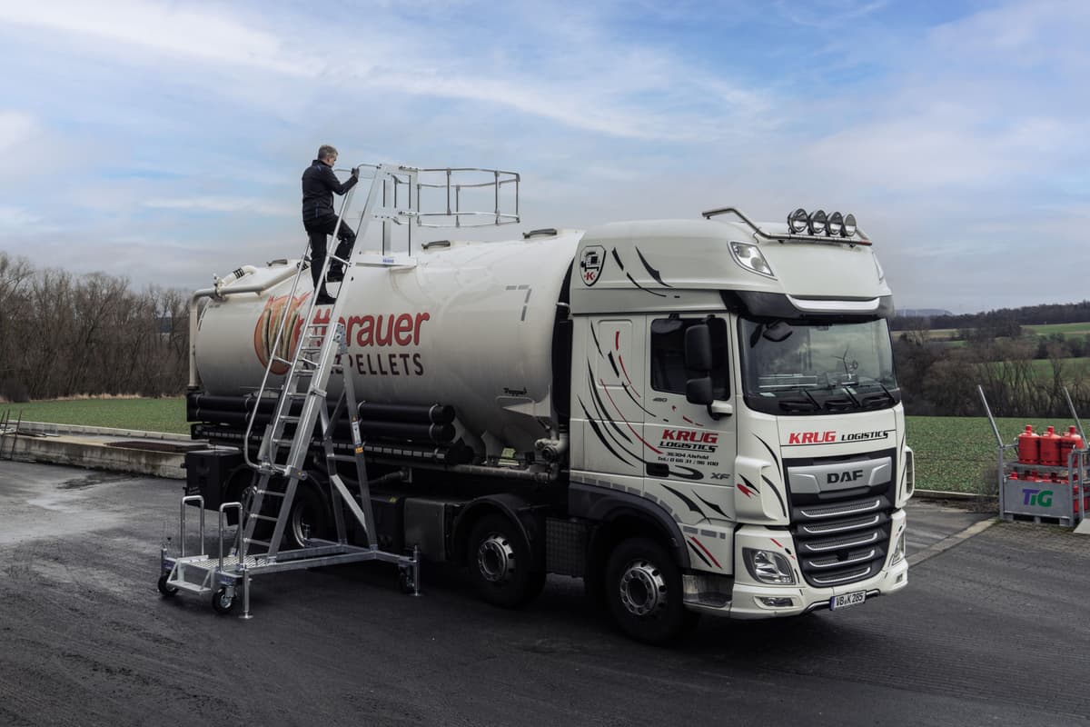 Трап для цистерн Krause платформа алюминиевая решетка, круглое ограждение, шасси с резиновыми роликами 890054